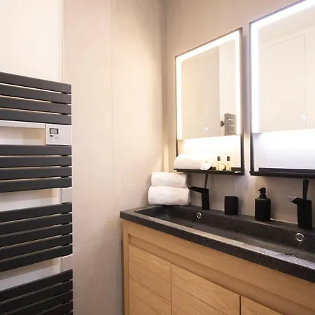 Guestready - Near Parc De La Paryż