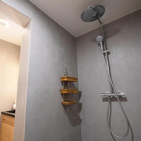 Guestready - Near Parc De La * Paris